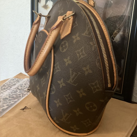 Louis Vuitton Ellipse Monogram PM Hand Bag with Dust bag & lock & key - Picture 9 of 14